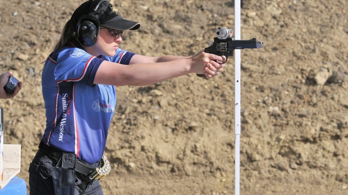Julie Golob at the 2009 International Revolver Championships - Photo Courtesty of Yamil Sued