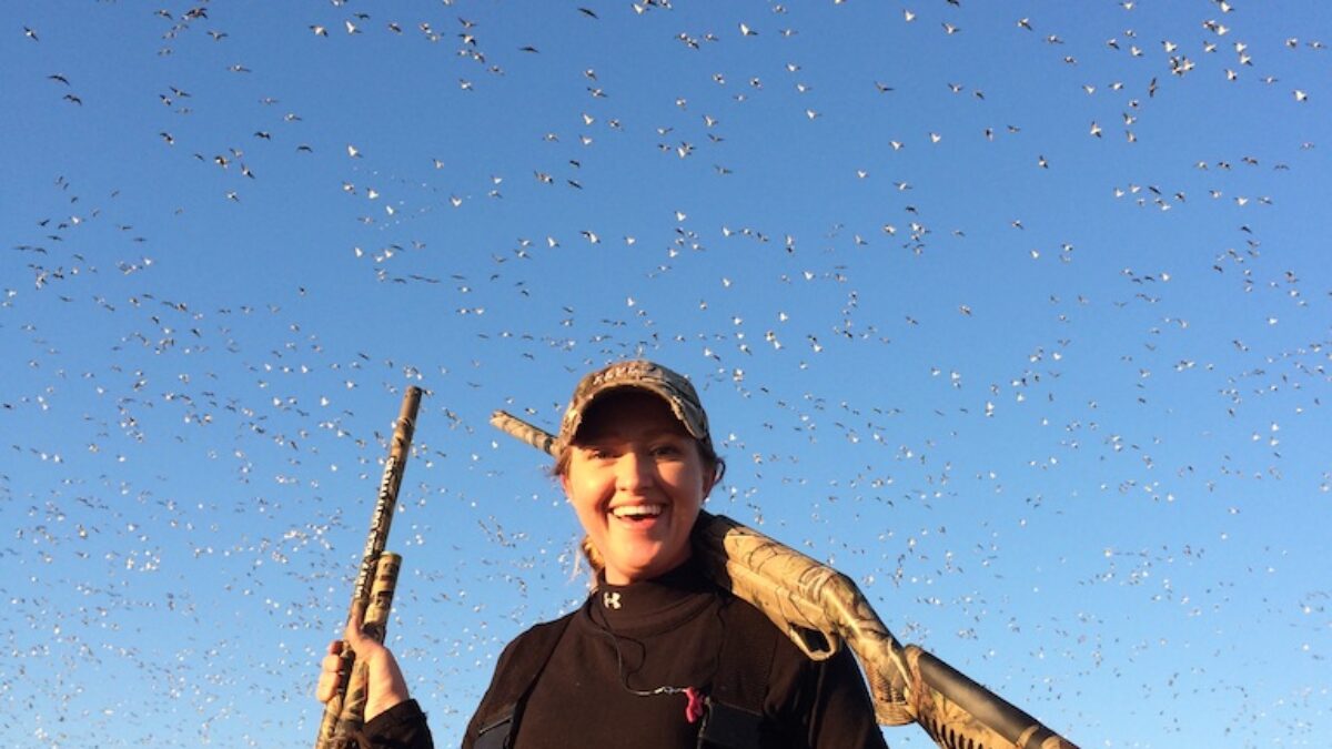 julie_golob_hunter_flying_snow_geese_dro