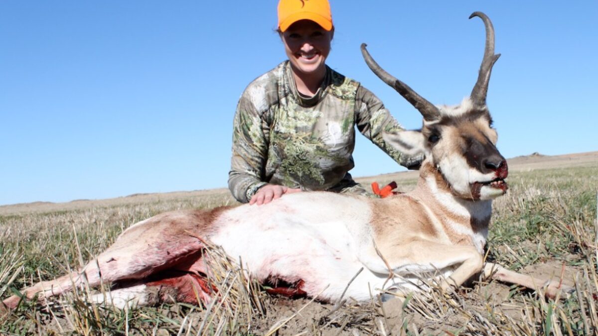 julie_golob_hunter_pronghorn