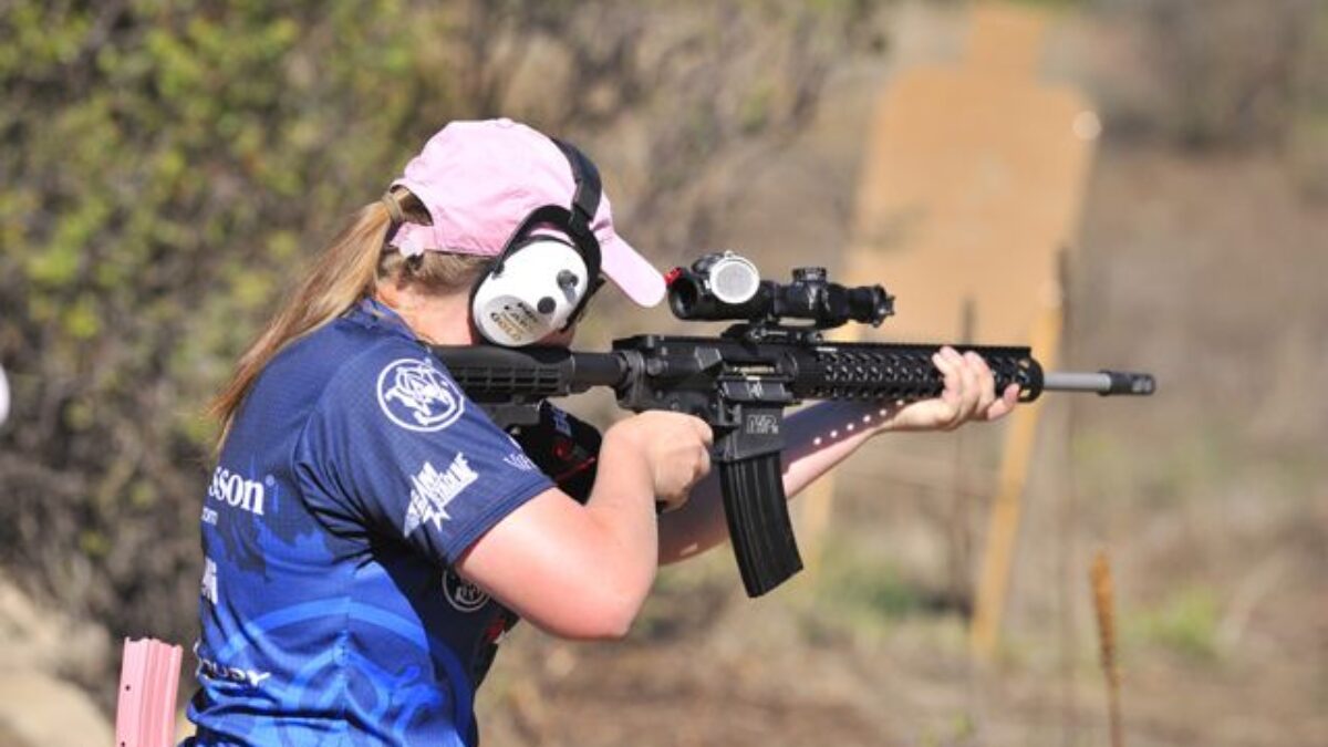 Julie Golob Shoots 3-Gun with the S&W M&P15, Photo by Yamil Sued